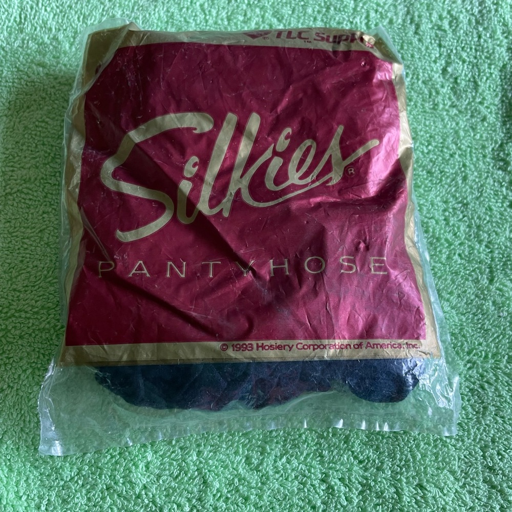 NWT silkies Pantyhose-navy